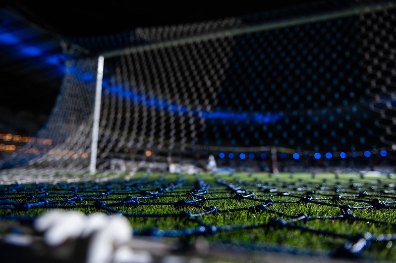 Fábio, gigante interminável no gol, para alegria e tristeza do Cruzeiro