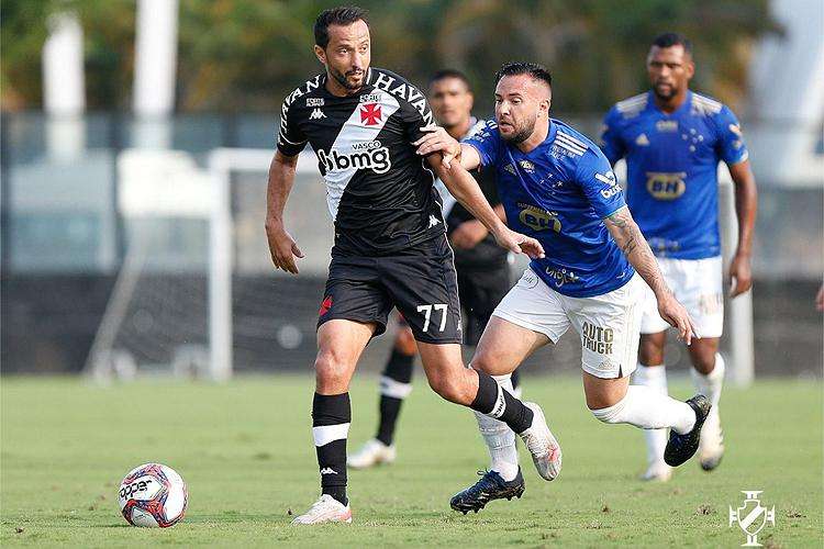 Devid Silva comenta adaptação em estilo de jogo para melhorar