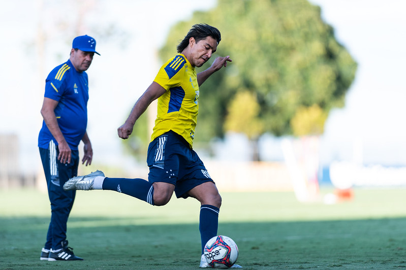 Bruno Rodrigues exalta dedicação do Cruzeiro: Corro por eles