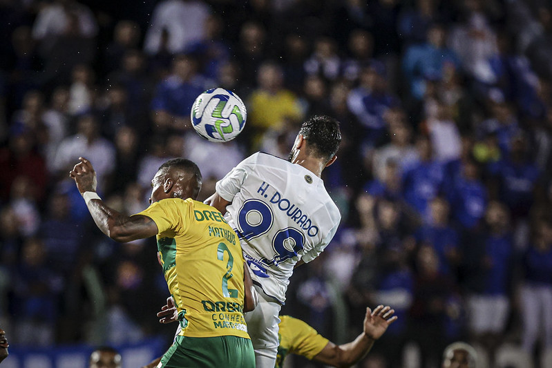 Pérola do City teve um sábado em cheio: dois jogos e três golos