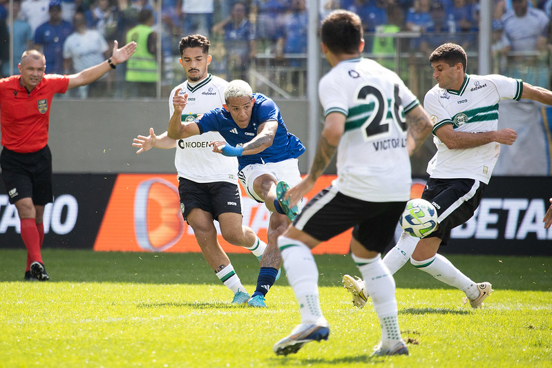 O novo Neymar jogou no Cruzeiro e agora ninguém se lembra dele no Brasil